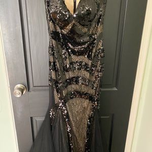 Camille la Vie black sweetheart Size 6 dress.